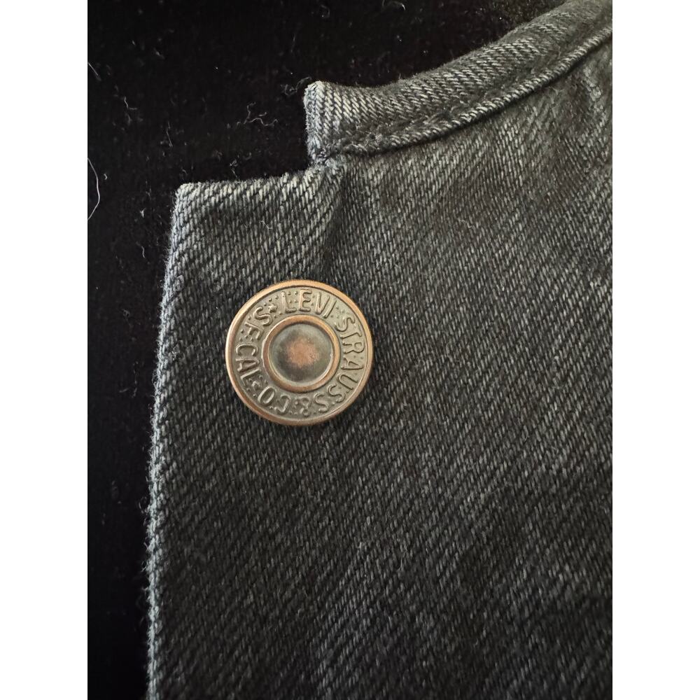 Levi’s Altered Trucker Black Cropped Denim Jacket Raw Hem Women’s Small - Picture 10 of 12